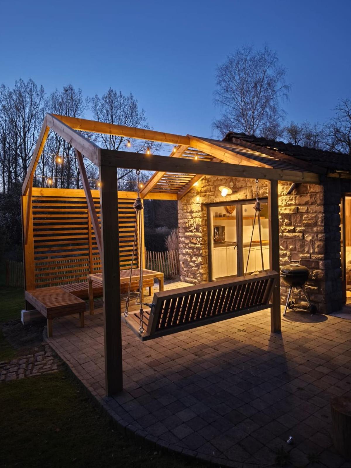 Out & Lodge Les Spirous Les Géronsarts Exterior foto